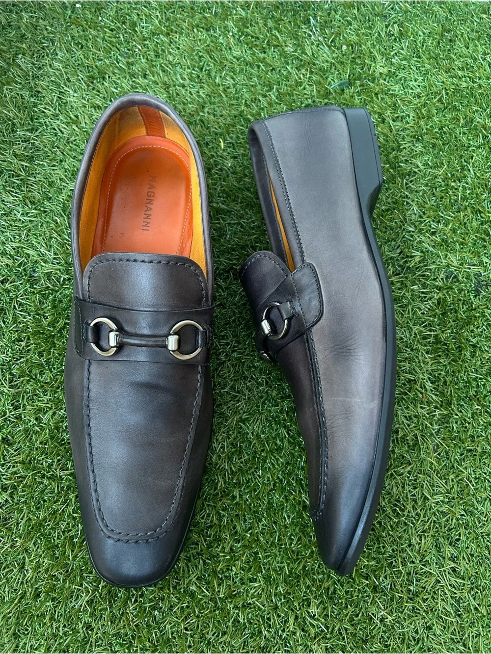 MAGNANNI Voto Leather Loafer Burnished Gray size 10 gently used $375
